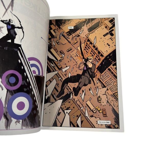 Hawkeye #1 My Life as a Weapon Graphic Novel (Marvel, March 2013) - Picture 5 of 5